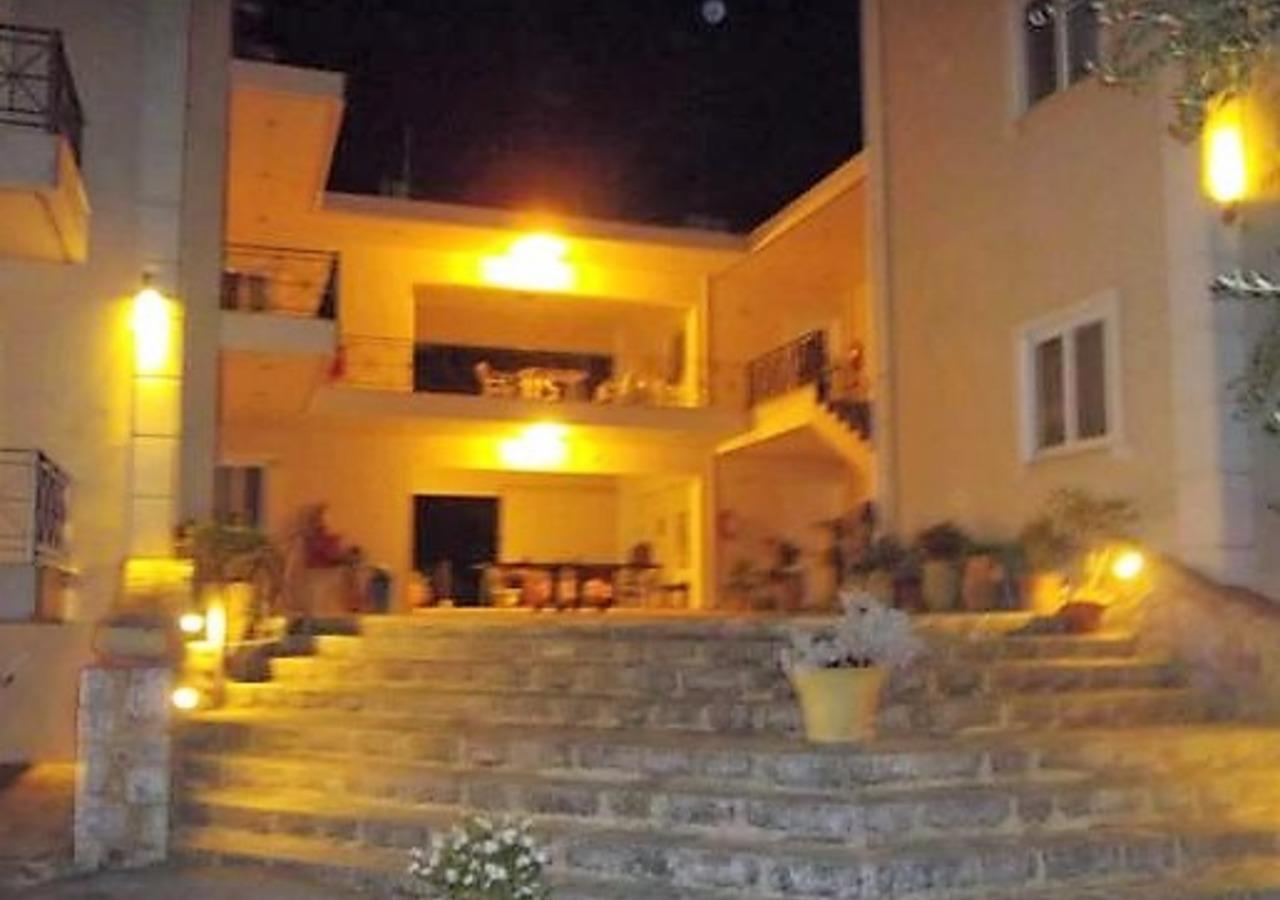 Areti & Maria Apartments 伊西翁 外观 照片